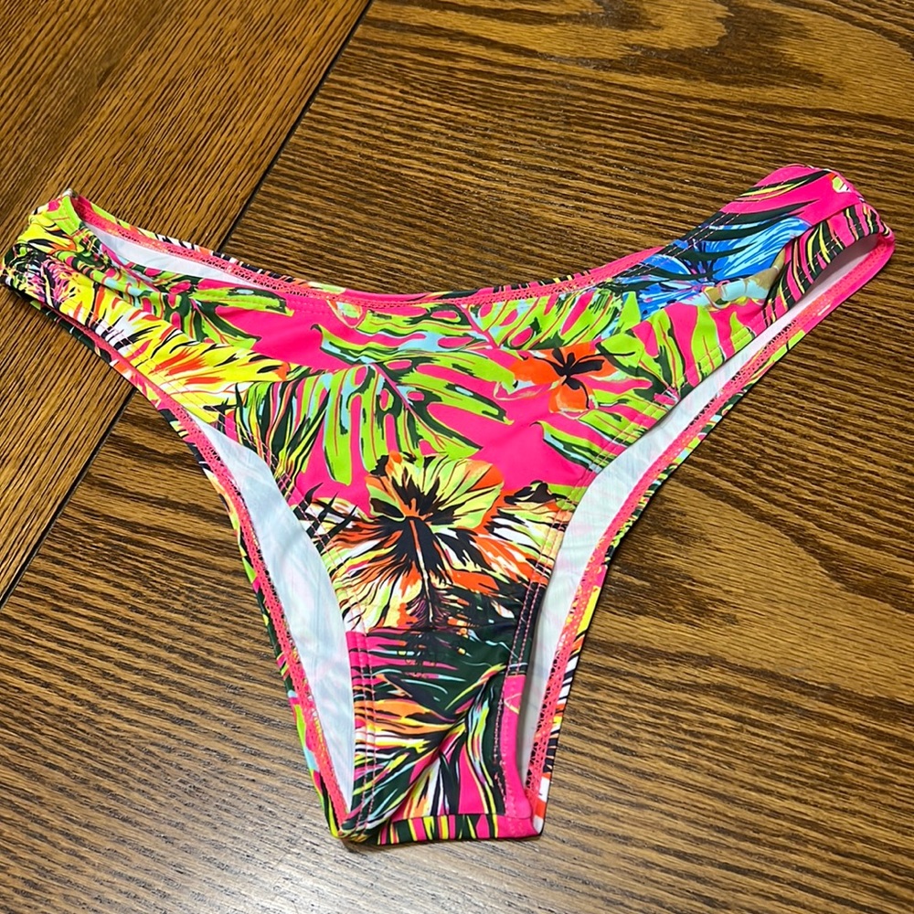 Shein bathing suit bottoms size large never worn